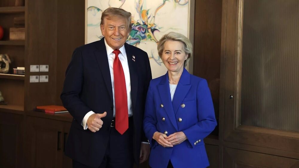 🚨 BREAKING: Trump annuncia un accordo storico con l'UE: dazi al 15% su beni, esenzioni per settori chiave e investimenti da 600 miliardi.