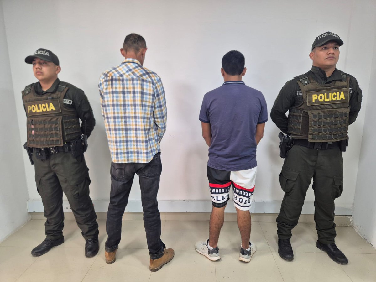 En #LaMacarena, dos hombres de 28 y 52 años, fueron capturados en flagrancia por el delito de lesiones personales.

El incidente ocurrió en vía pública, cuando los implicados iniciaron una riña recíproca que escaló a agresiones físicas.
#SeguridadEnElTerritorio