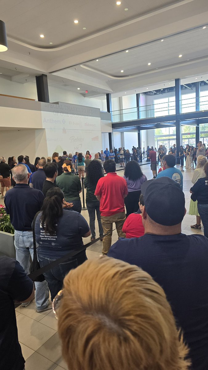 ConsulMexFresno's tweet image. 📸Este domingo 27 julio participamos en el backpack giveaway, donde pudimos dar información a los y las connacionales sobre los #ServiciosConsulares que pueden realizarse en el Consulado. Gracias a Binational of California por invitarnos a este gran evento.
@IME_SRE @SRE_mx