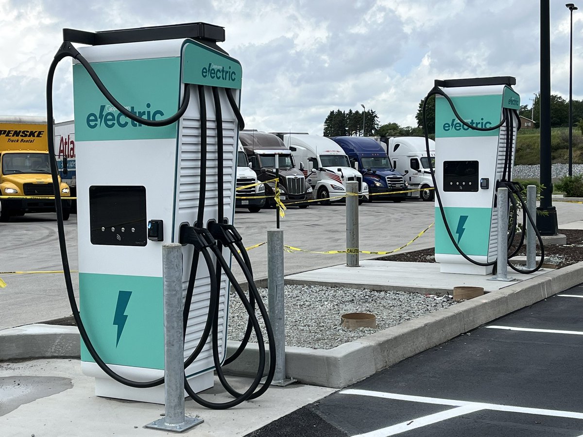 Somerset Service Plaza East Bound on the PA Turnpike is getting 🍏 <a href="/alpitronic/">Alpitronic</a> chargers. <a href="/PlugandplayEV/">Plug & Play EV</a> <a href="/brandenflasch/">Branden Flasch</a>