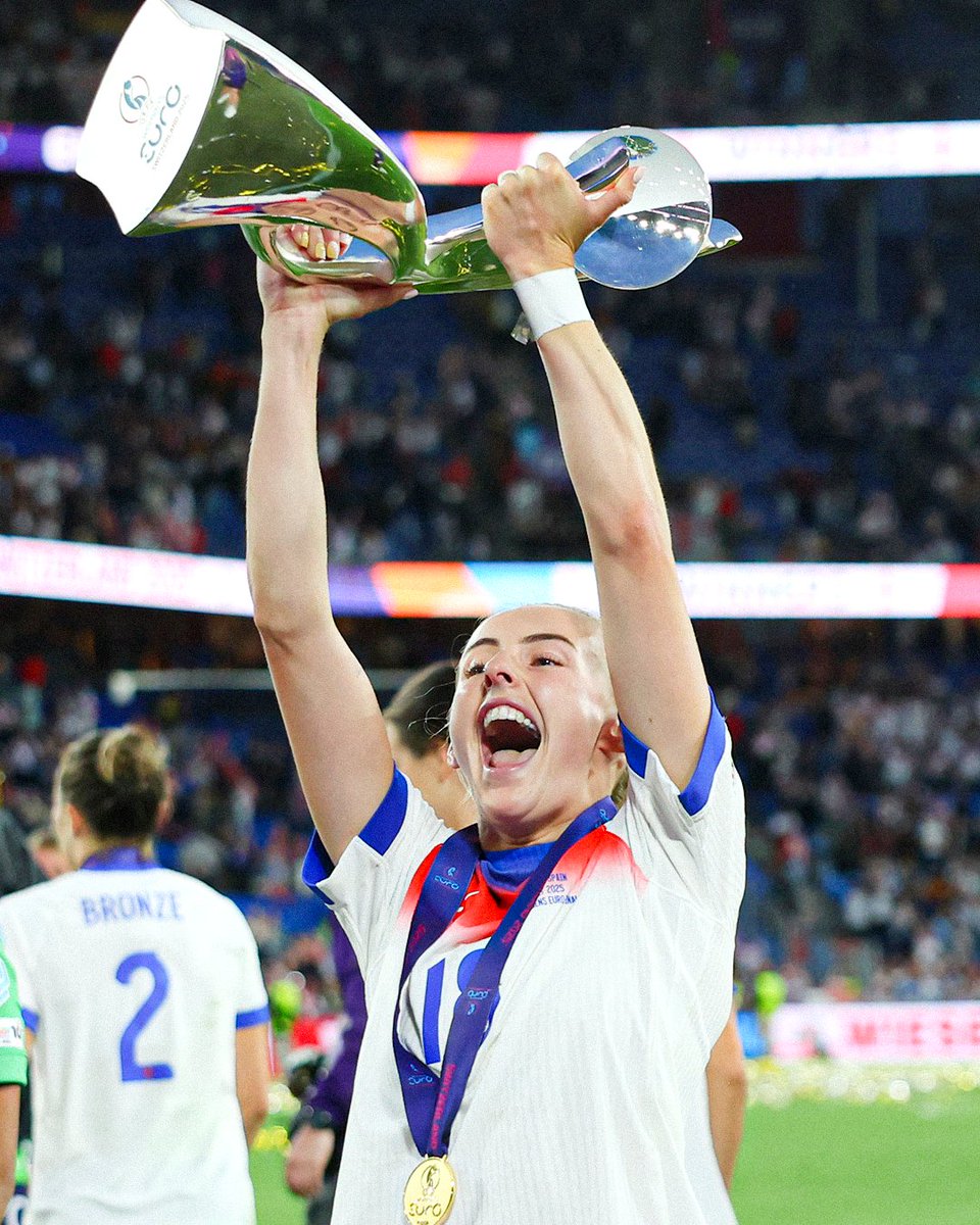 Just six months ago, Chloe Kelly was struggling for minutes at Man City and got dropped from the England squad.

She made a late move to Arsenal, won the Champions League, and played a key role in England’s back-to-back Euros triumph.

What a comeback ❤️