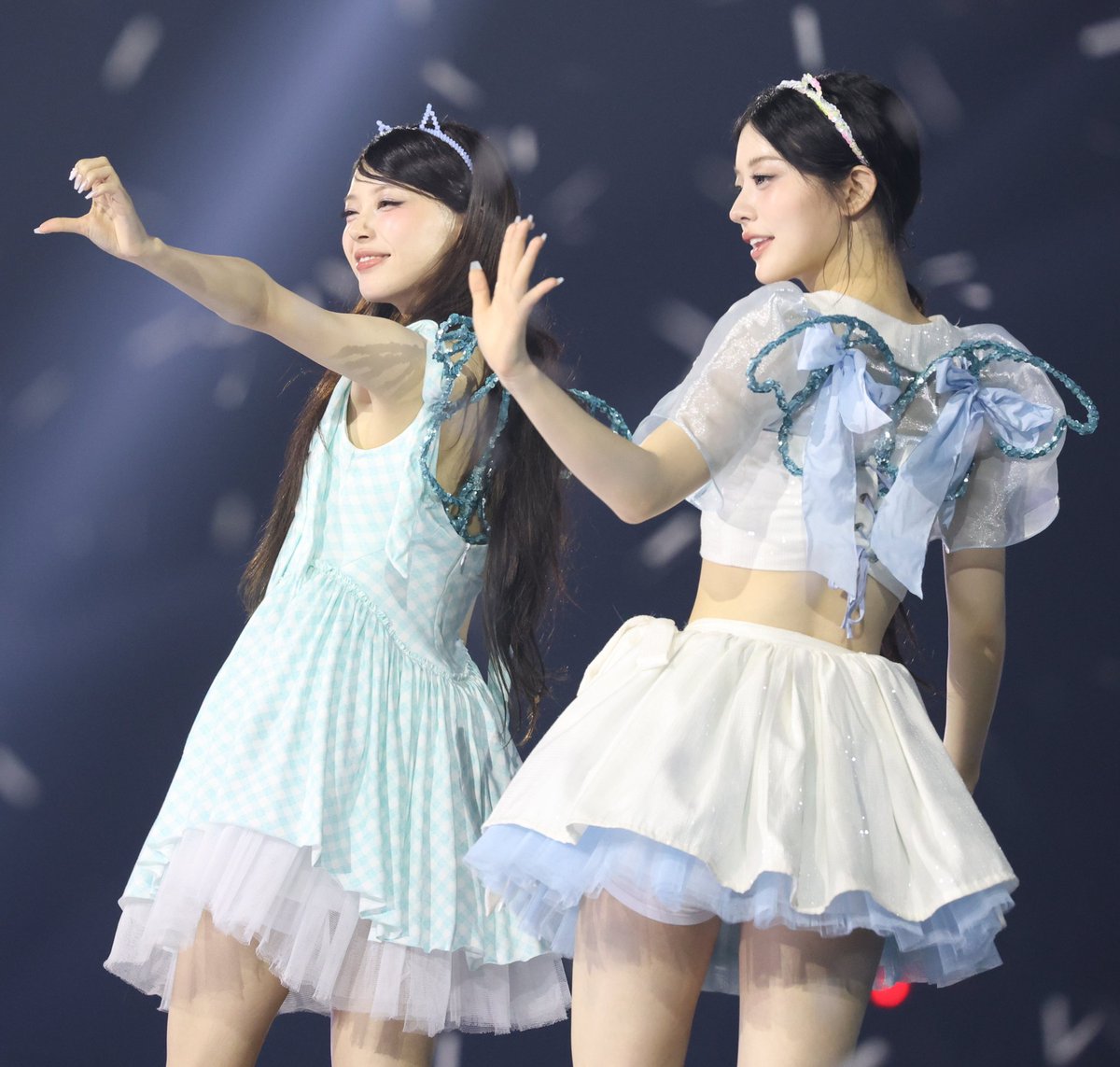 YooyeonS5_'s tweet image. 250727 가요대전 엔딩 아일릿
#모카 #MOKA #민주 #minju #원희 #wonhee #ILLIT #아일릿