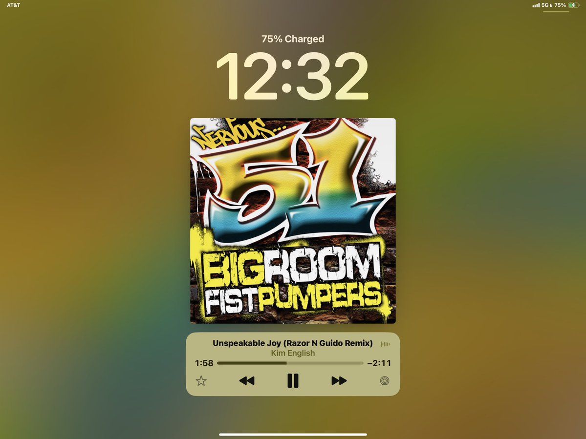I love this song so much! Always makes me happy and feel good!!! ♥️♥️♥️