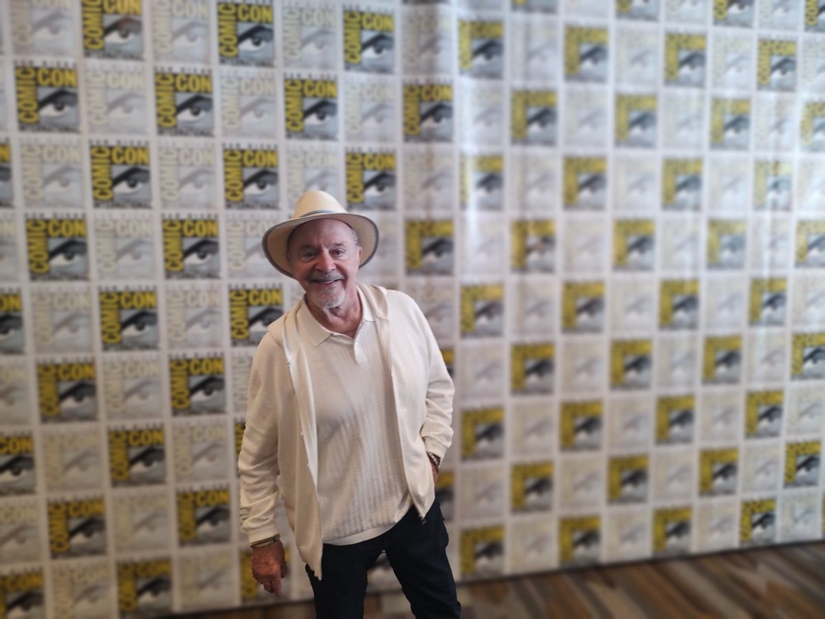 WormholeRiders's tweet photo. #SDCC2025 animator Press Room #AndreasDeja revered 30-years @Disney Jafar Aladdin, Scar The Lion King & Gaston Beauty & the Beast, #JimCummings, voice of Winnie the Pooh, Tigger, singing voice Scar, #JohnRamirez animator/artist The Lion King, Toy Story II #SDCC h/t @SuperPRGuy
@noz4a2 @ArcticGoddess1 @shireen14 @twotees68 @hwilson2009 @LeMyrn @Philo1000 @MckeeveMichelle @Hadel @mic1303 @SalyerSteve @hidingout2 @kurtzellner @kezzafiske61 @nomadmc @louise3anne @KrazyUniverse @csoy13 @fede000 @LeMyrn