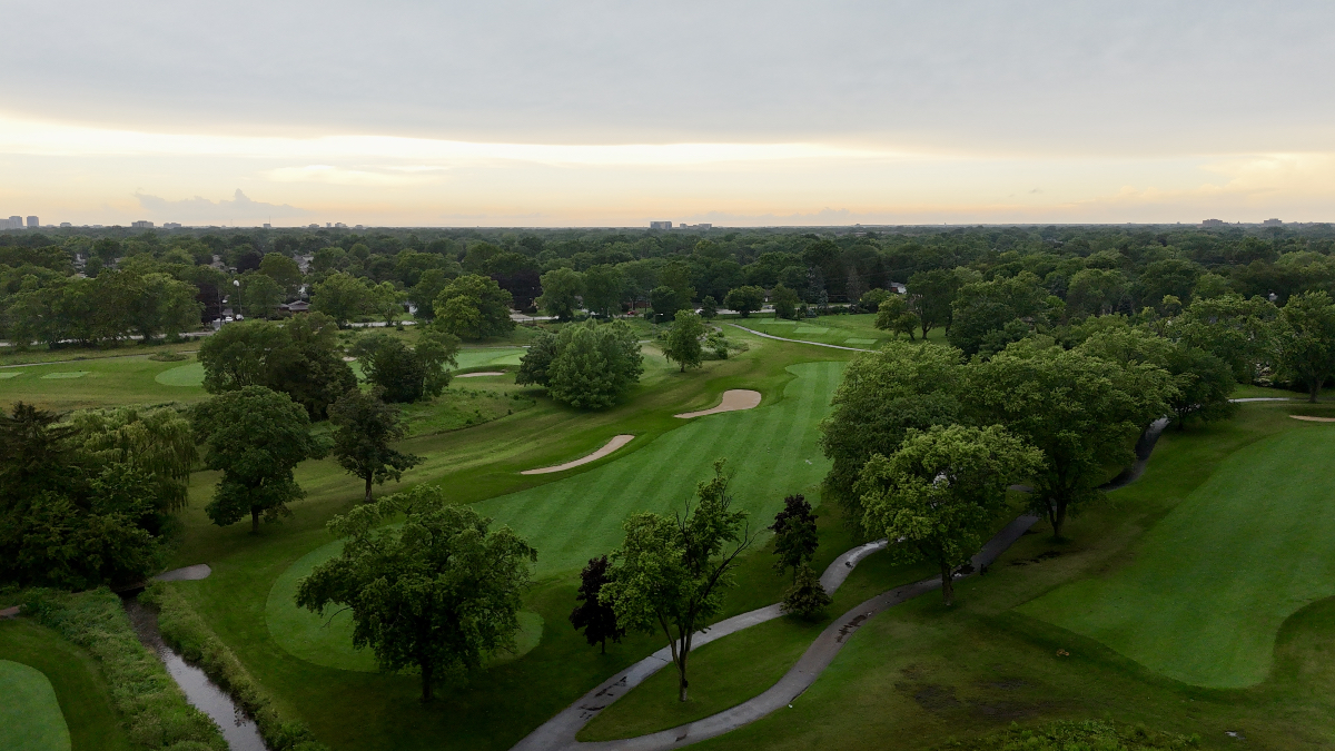 Those cut lines on the 5th fairway are looking crisp! Stripes like these don’t just happen — our crew puts in the work to keep Mt. Prospect looking sharp and playing even better.

#MtProspectGolfClub #FairwayStripes #GolfCourseMaintenance #ChicagolandGolf #GolfInChicago