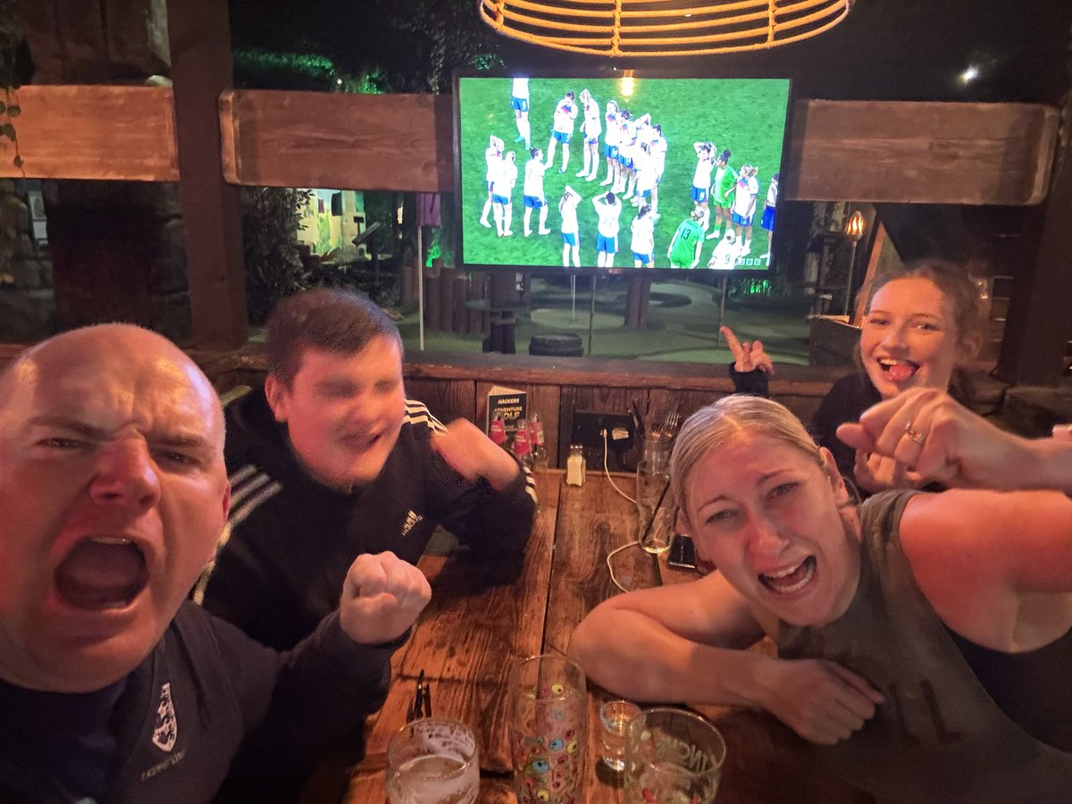 Mark Gordon tweet media