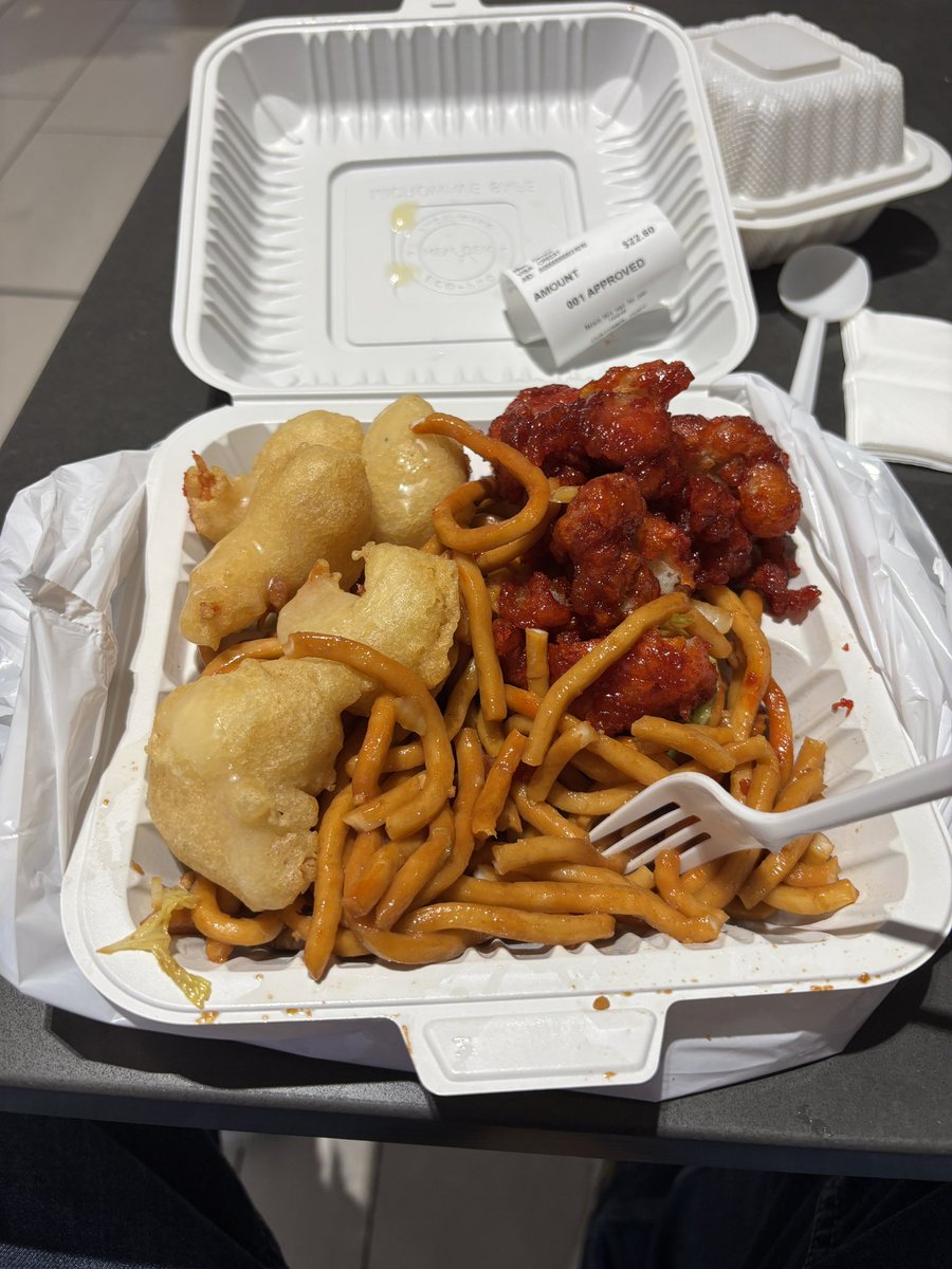 houndogharrison's tweet image. Wow! That lunch I just had was extremely gusting!!!