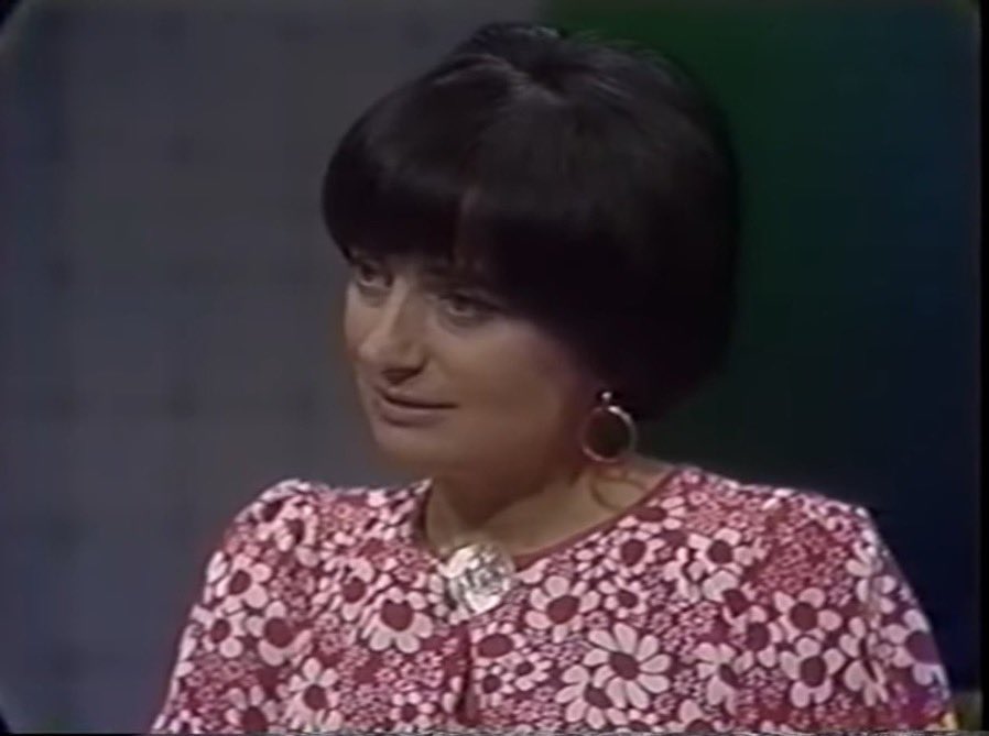 Agnès Varda with Susan Sontag in an interview for the New York Film Festival (1969) 

youtu.be/XTO61r_UjU4?si…