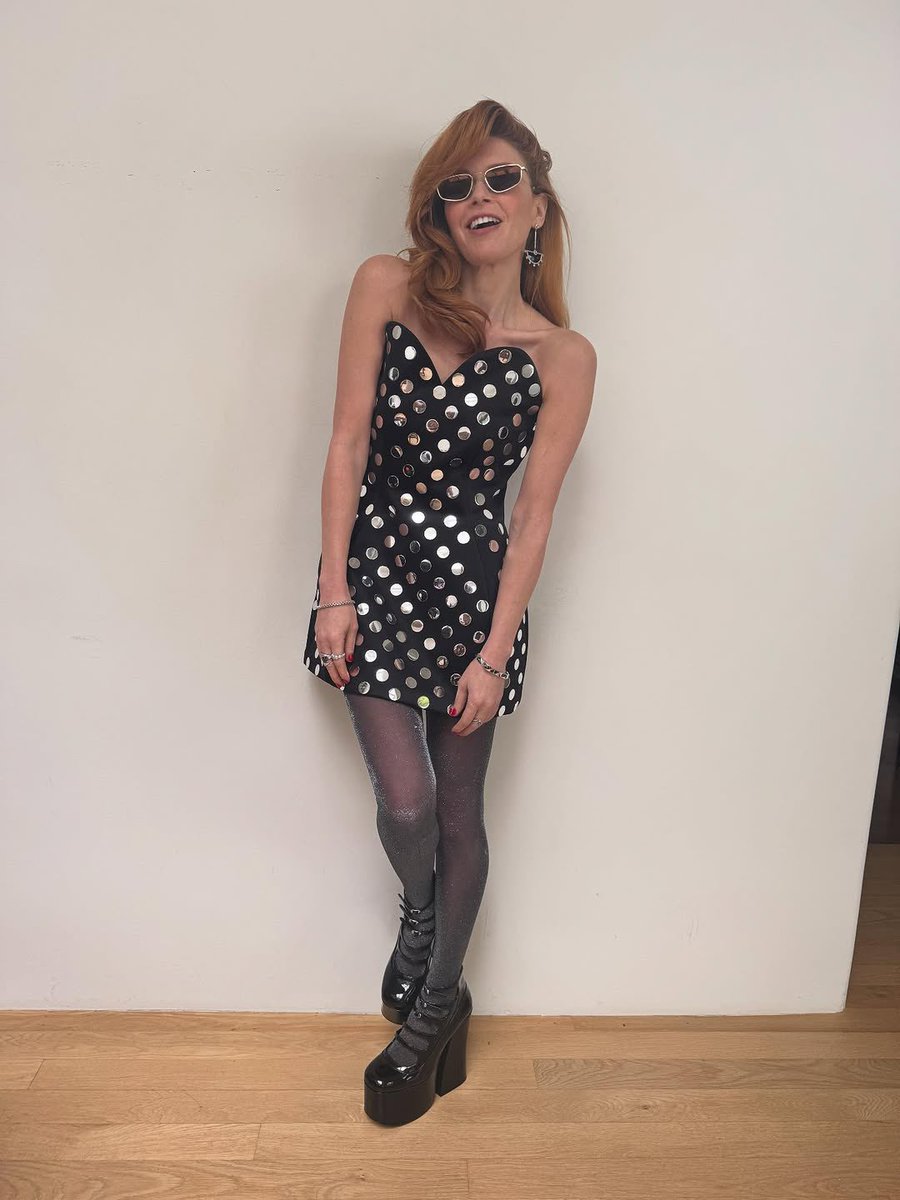 lyonneloops's tweet image. have u ever seen someone hotter in your whole existence?