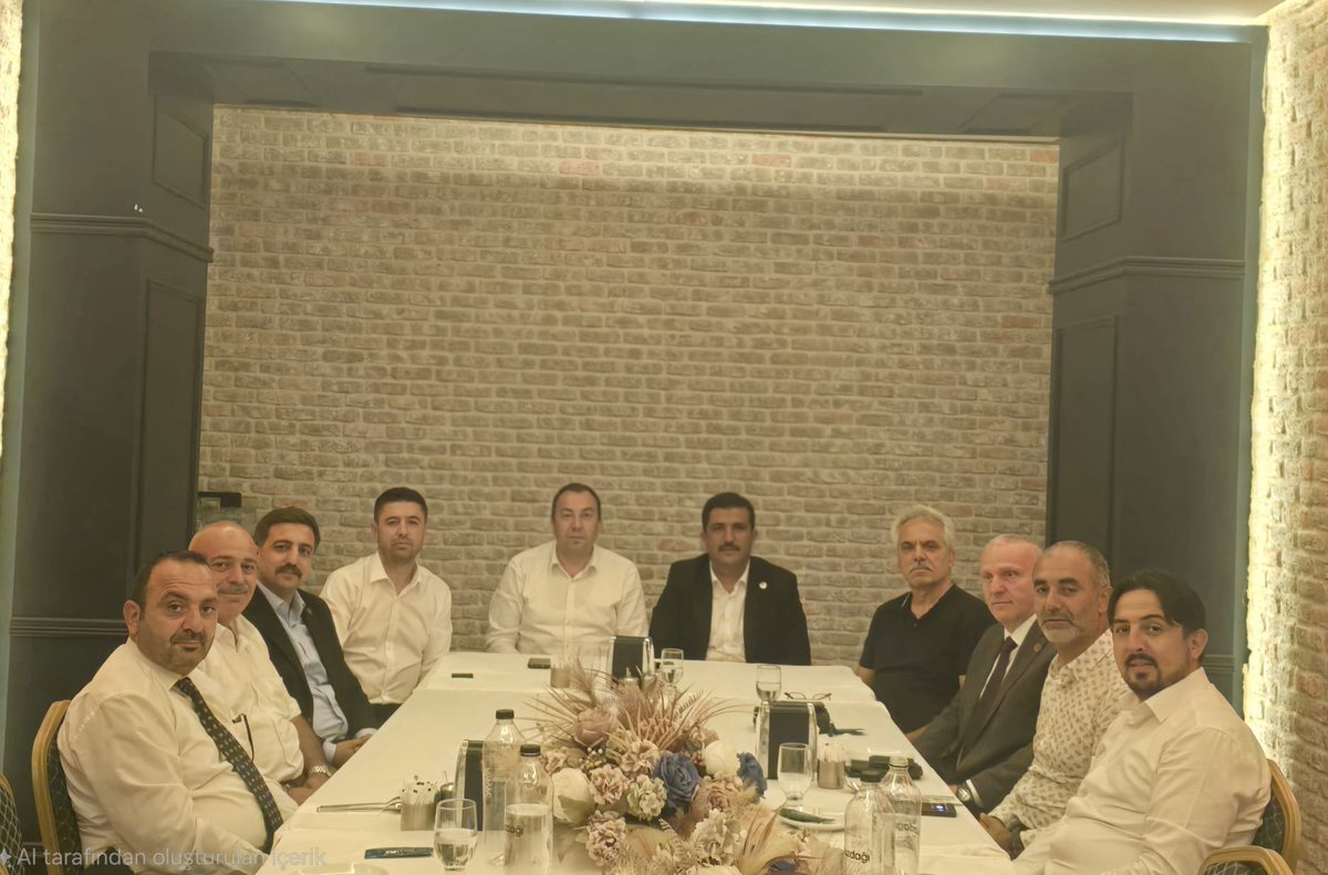 Adapazarı ilçe kongre yorgunluğu'nu güzel sohbetle taçlandırdık Büyük Birlik Partisi Genel Başkan yardımcısı <a href="/Ugurbulutbbp/">Ugur Bulut</a> <a href="/Kemal_ucuncu/">Kemal Üçüncü</a>, Teşkilatlardan sorumlu Genel Başkan yardımcısı  <a href="/HakanAyanta3/">Hakan Ayantaş</a> ,MKYK üyesi <a href="/AdemKARSLIysv/">Adem KARSLI</a>  , Arif Özdemir' e güzel Sakaryamızda eşliklerinden