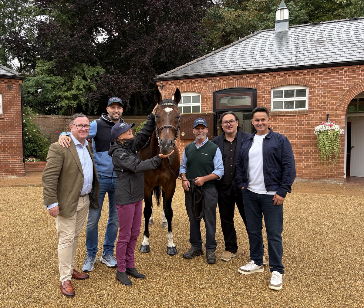 A real privilege to meet the world’s greatest racehorse at Banstead Manor Stud.

The legend FRANKEL looked amazing.

Thanks to Lady Jane Cecil for coming along and sharing so many wonderful memories.