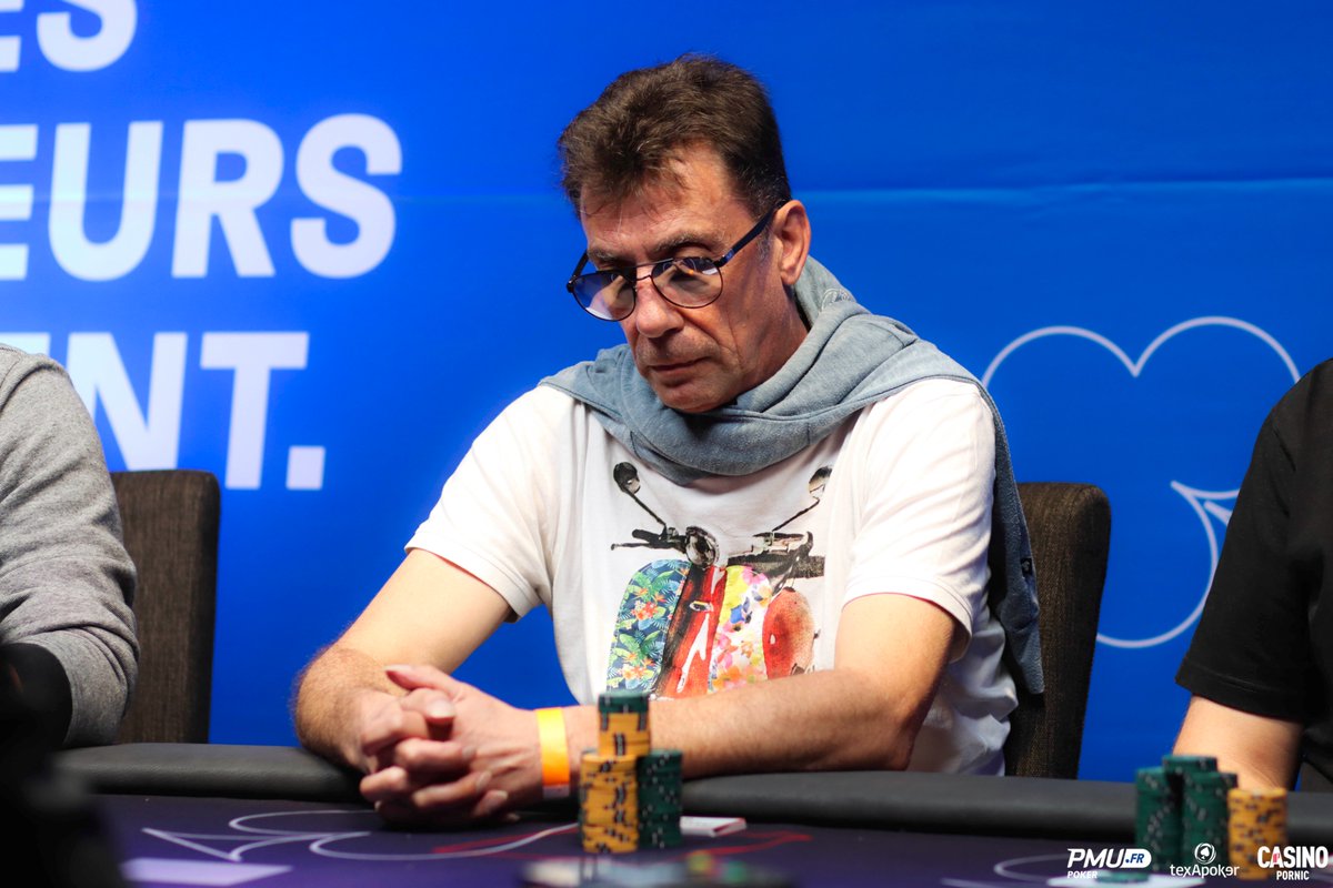 🥉 Hervé Gouzil monte sur la 3e marche du podium en terminant 3e du Main Event pour 19 550€ !

👉 Twitch : twitch.tv/pmutv?lang=fr