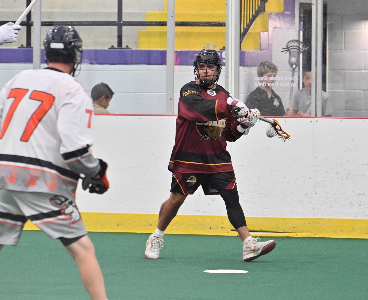 MuskiesLacrosse's tweet image. A few action shots from last nights win over the Akwesasne Bucks. Photo credit Joe Francis of Akwesasne