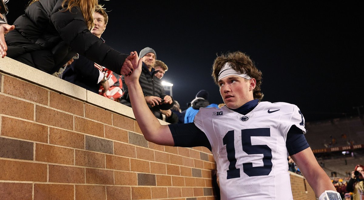 Lions247's tweet image. Penn State’s Drew Allar steps comfortably into the spotlight at Big Ten Football Media Days
247sports.com/college/penn-s…