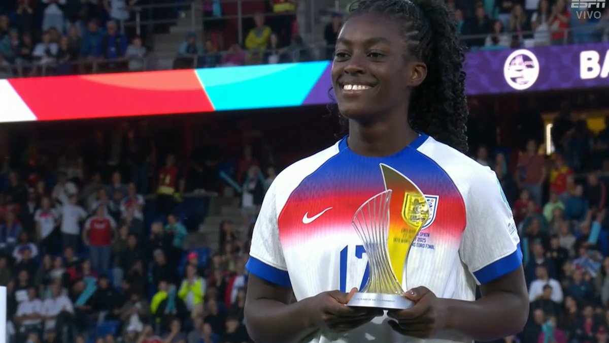 KingEscobar_6's tweet image. Michelle Agyemang #17 wins the Young Player award of the #UEFAWomenEuro2025
Remember the name and shirt number @Lionesses
#TheVoiceSport6