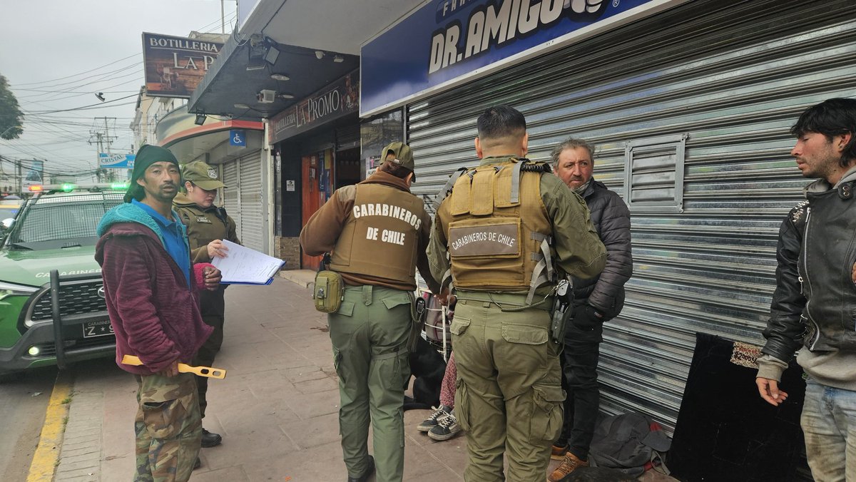 Durante la última ronda masiva realizada en #Quillota se logró:
-Detención de personas con órdenes de detención vigente.
-Decenas de controles vehiculares y de identidad. 
-Cientos de fiscalizaciones a la ley de Alcoholes y Tránsito.
#LaPrevencionEsNuestraEsencia
