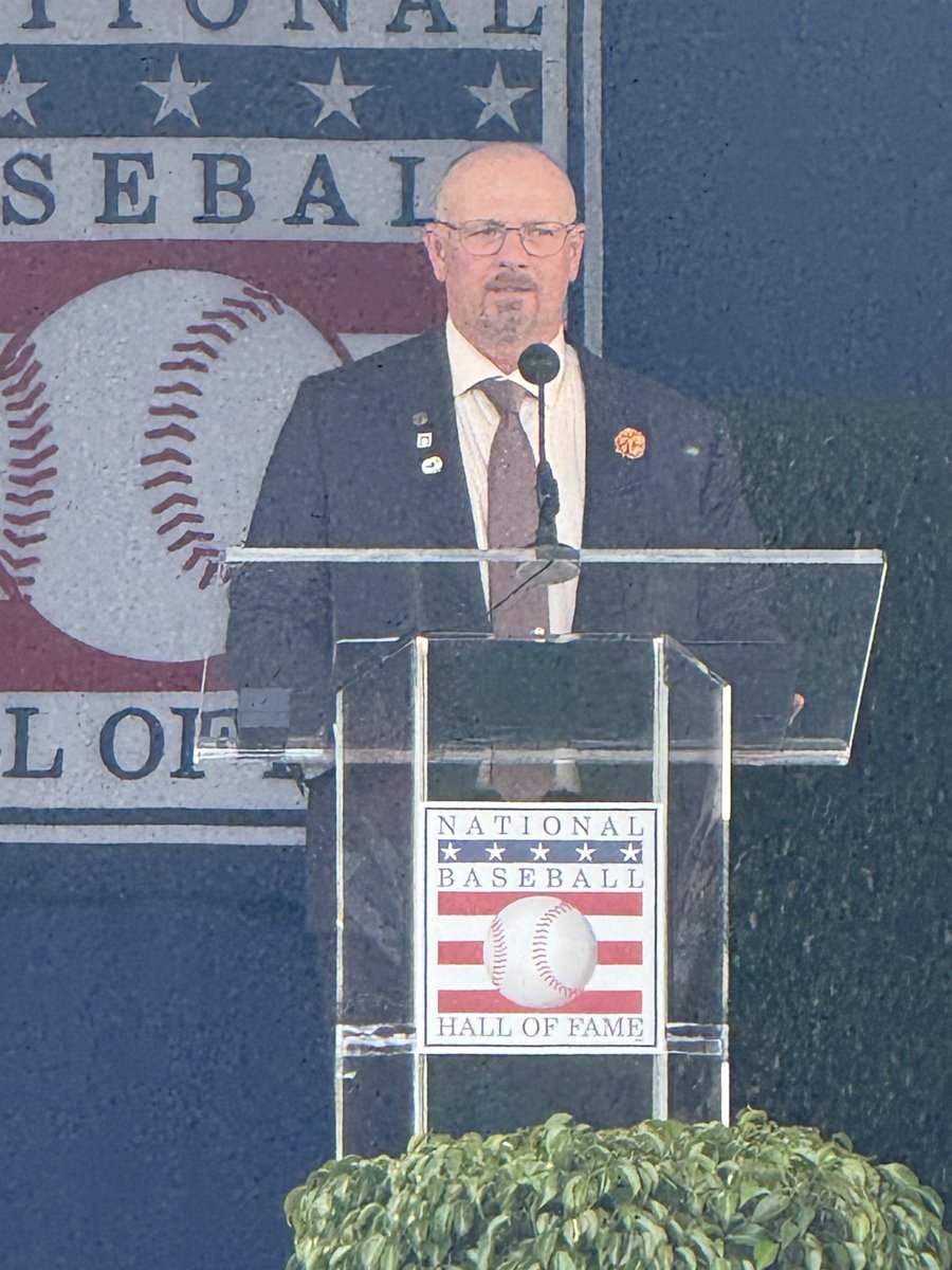 What a beautiful speech by Billy Wagner. 

"Obstacles aren't a roadblock. They're a stepping stone.

"I wasn't the biggest. I wasn't left handed. I wasn't supposed to be here."