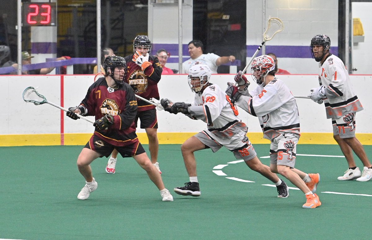 MuskiesLacrosse's tweet image. Photos from last nights game vs Akwesasne Bucks. Courtesy of Joe Francis of Akwesasne