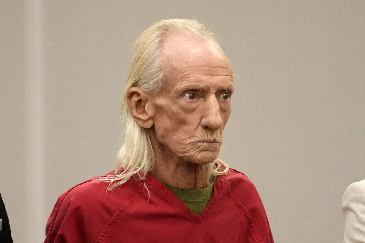 mgarshad142's tweet image. ⚠️ #BreakingNews ‼️
🇺🇸💥 JOSEPH CZUBA — WHO MURDERED THE 6-YEAR-OLD PALESTINIAN-AMERICAN CHILD — HAS DIED IN PRISON
In May 2025, Czuba received a 53-year prison sentence for the hate crime and murder charges.
#Czuba died in custody at the Illinois Department of Corrections…