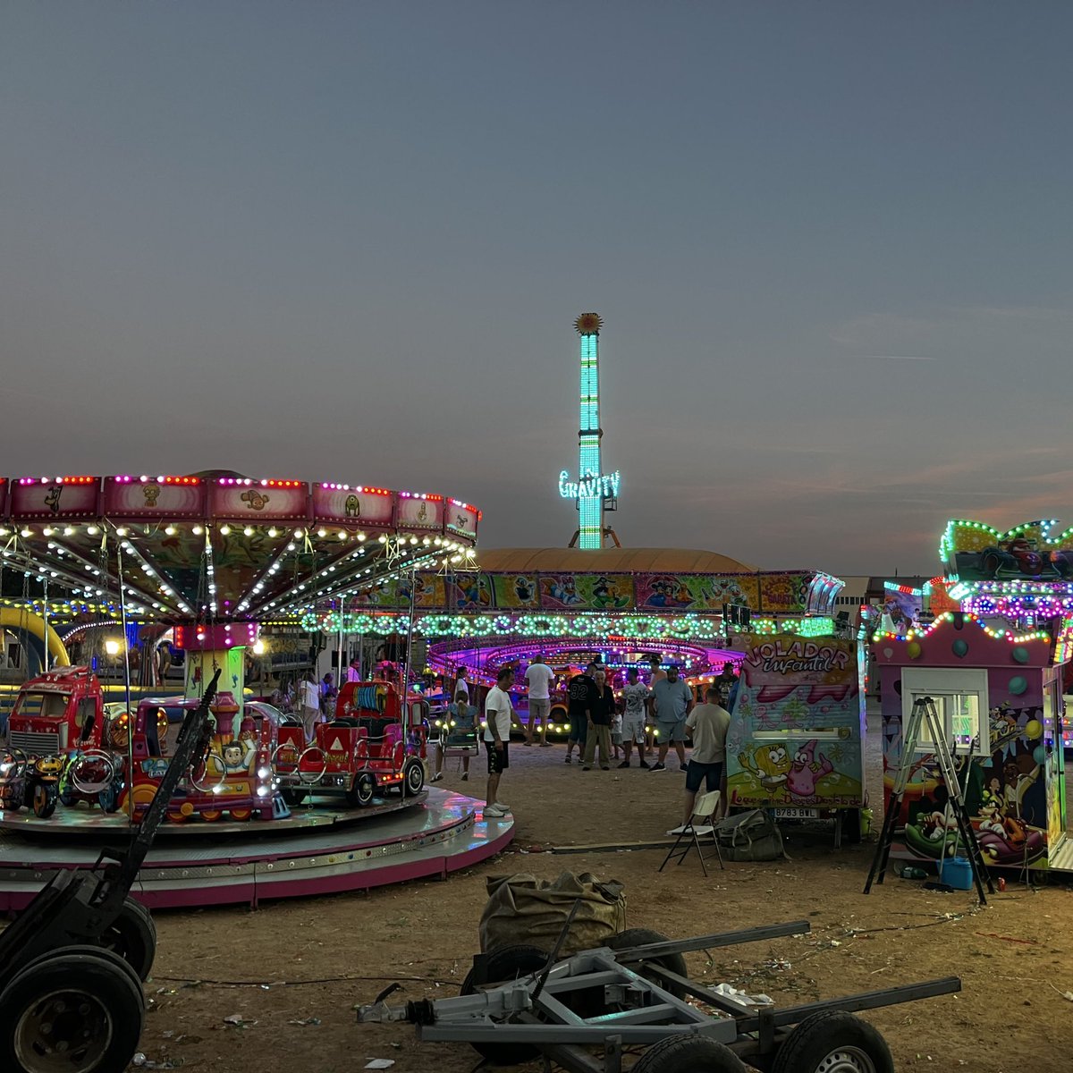 aytocabanillas's tweet image. AVISO: ESTE LUNES, LA FERIA PERMANECERร ABIERTA
Segรบn ha confirmado el colectivo de feriantes, las atracciones ๐ก ubicadas en el Ferial en estas #FiestasCabanillas2025 permanecerรกn abiertas en la tarde de este lunes 28 de julio, con precios reducidos.