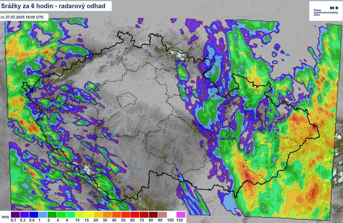 CHMUCHMI's tweet image. !! VYDATNÝ DÉŠŤ!! 
Vliv tlakové níže postupující přes Maďarsko a Slovensko dále nad Polsko se projevil na intenzivních a vydatných srážkách, zpočátku v oblasti Jeseníku, kde na pomezí s Polskem spadlo během neděle  kolem 120 mm. Později odpoledne a k večeru v této oblasti srážky…