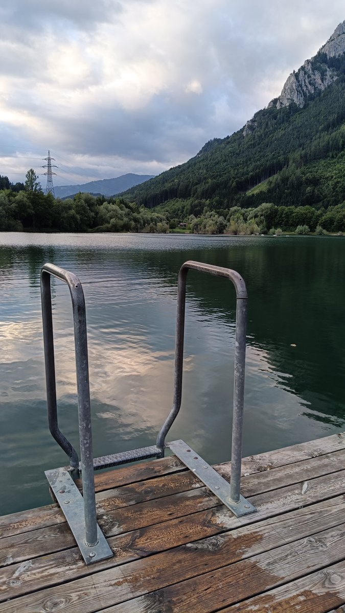soslayable's tweet image. Bendecida por tener este lago a media hora de mí casa y hoy doblemente bendecida porque sólo estábamos mis amigos y yo.