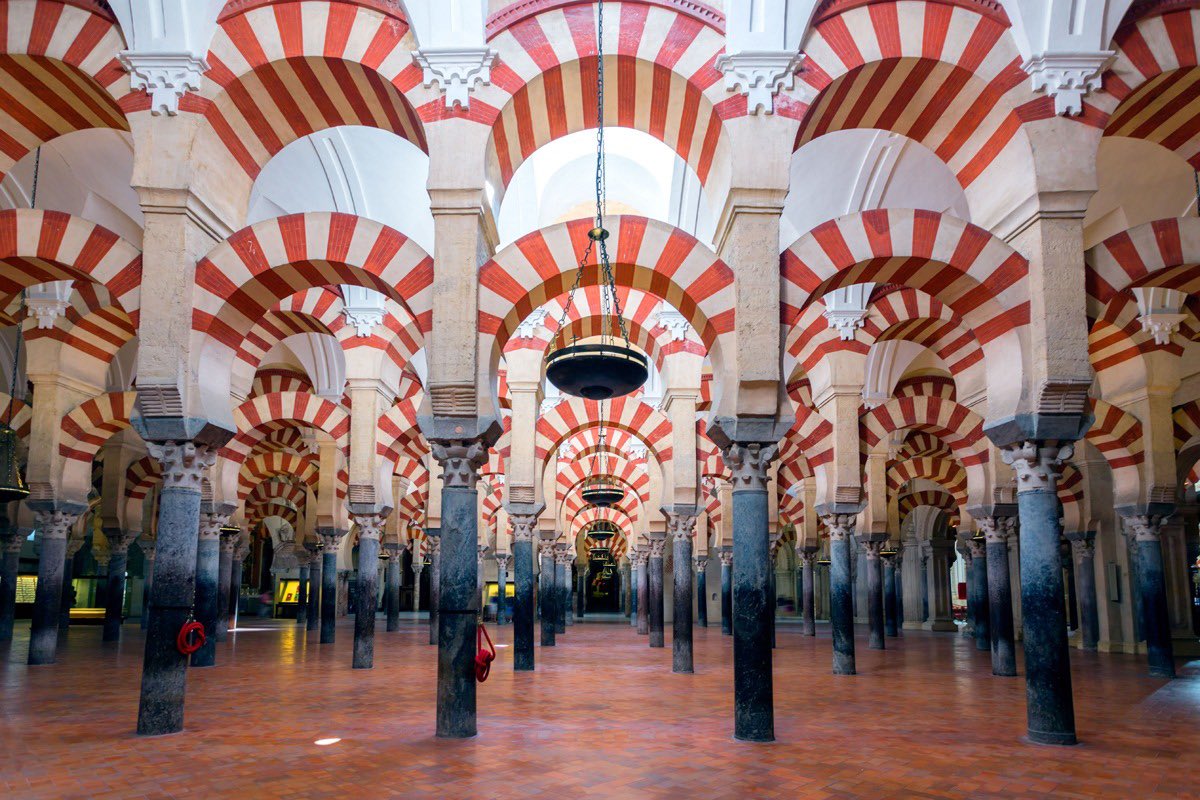 1. Mezquita-Catedral ; 2. Puente Romano y su entorno ; 3. Sinagoga ; 4. Baños del Alcázar Califal ; 5. Plaza de la Corredera... En nuestra web te contamos qué ver y qué hacer en CÓRDOBA. ow.ly/KZSW50QPVEr