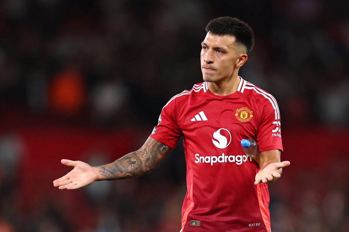 UnitedsUpdate's tweet image. 🚨 Lisandro Martinez will miss at least the first 3 games of the season 🤦‍♂️

[@lauriewhitwell] #MUFC