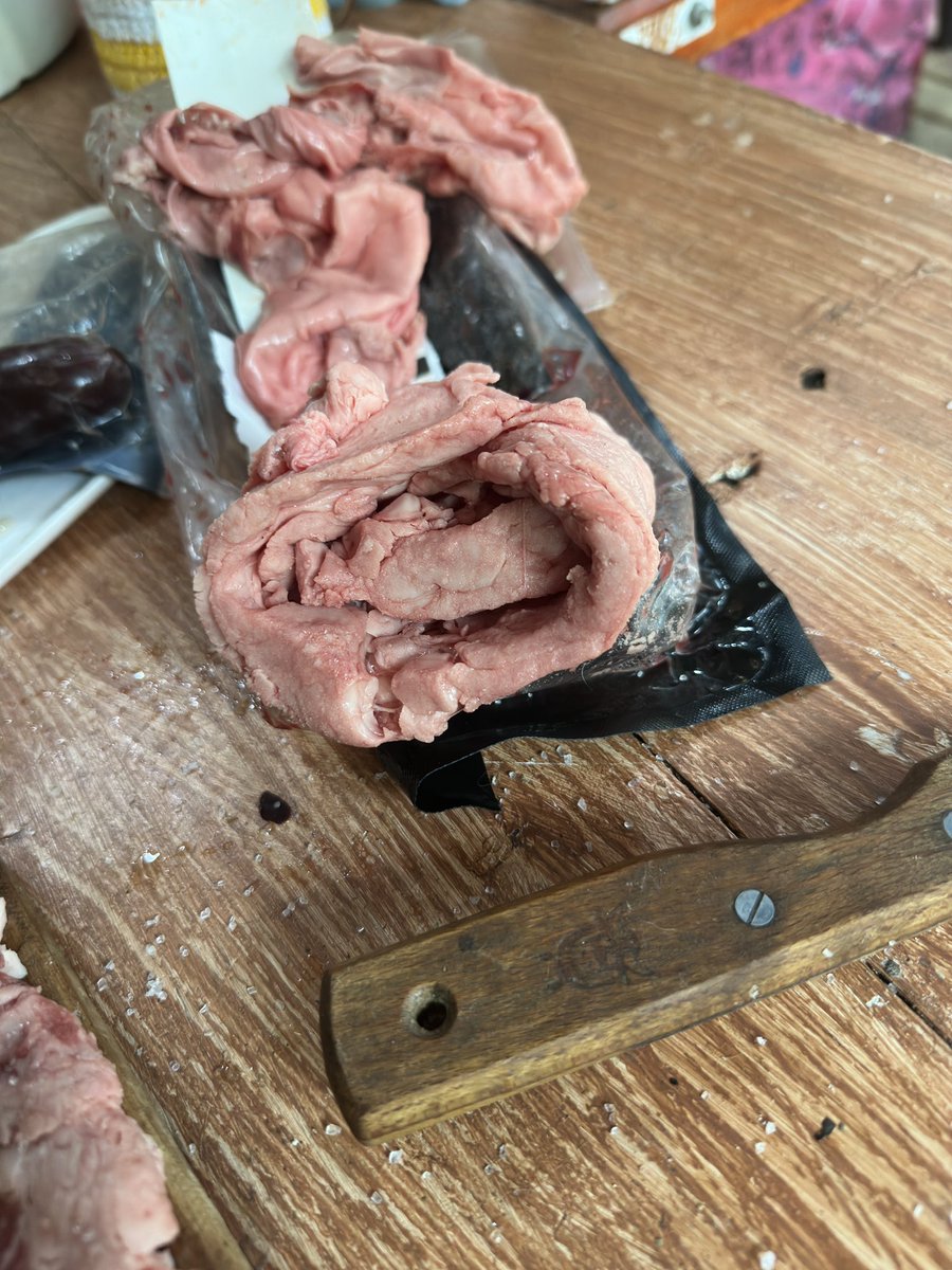 vhalvarez's tweet photo. Primera vez que me pasa con esta marca #swift compre #entraña en @LIDERcl y me salieron 195gr de grasa encima de la carne. Ni siquiera pegada. Una estafa!! @SERNAC https://t.co/Cs2FINPBej