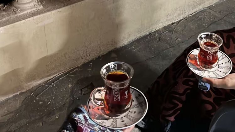 "ما ينحسب عمر البنادم بالأعوام 
بعض السنين نعيش فيها ليالي" 
- متعب التركي