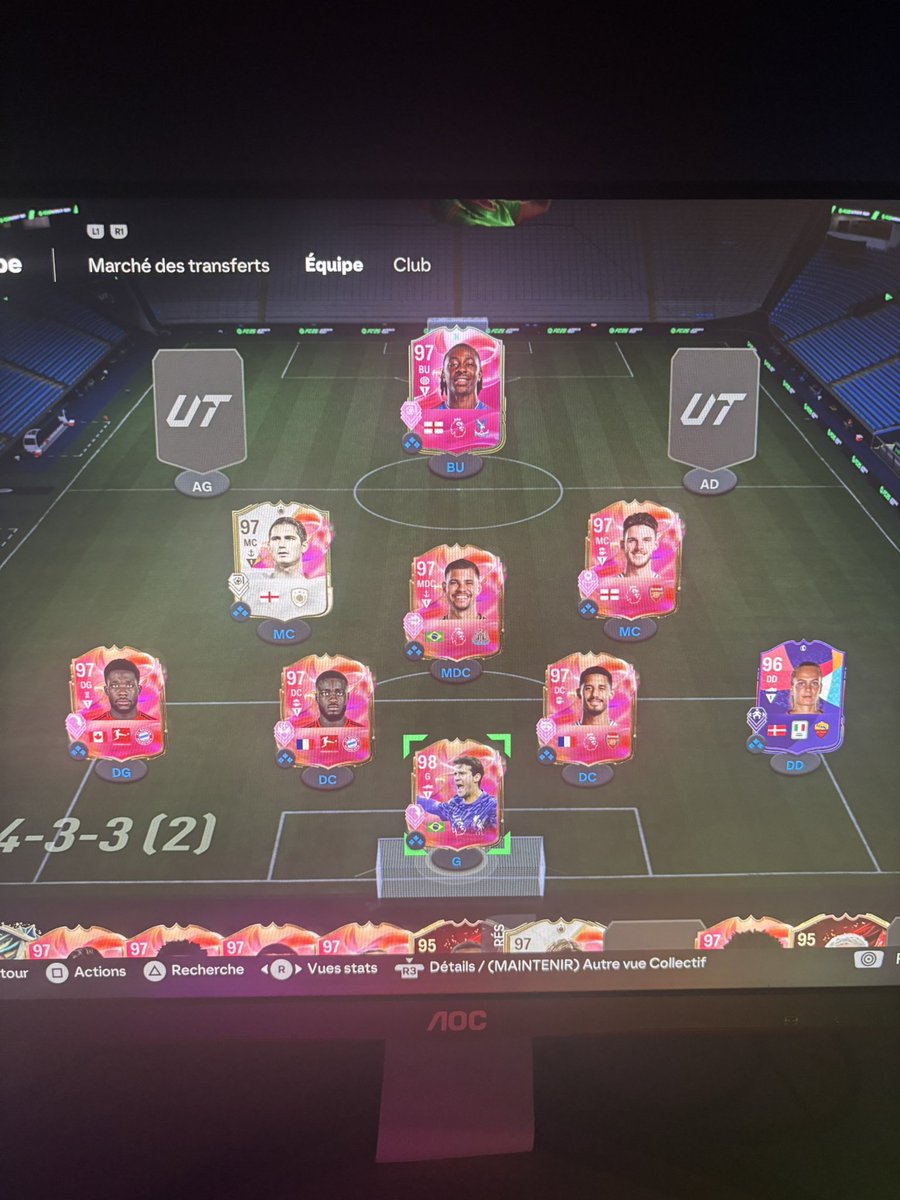 thms33k's tweet photo. Vous me conseillez quoi pour les ailier j’ai 3m300k ou même changer certain joueur je pense a gervinho et rodman sur les côté vous en pensez quoi please de l’aide https://t.co/FrDYC3iaL9