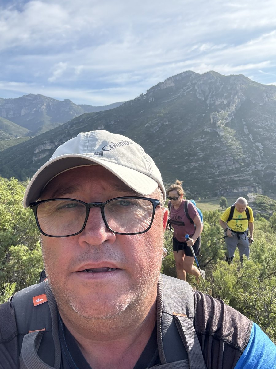 PolloRoses's tweet image. I per finalitzar aquesta escapadeta, bonica matinal pels voltants de La Sénia visitant La Tossa.
Quatre dies ben aprofitats, hi hagut temps per treballar per l’excursionisme català i les nostres entitats, per gaudi personal (fent el guiri) i caminar una mica que sempre va bé! 😍