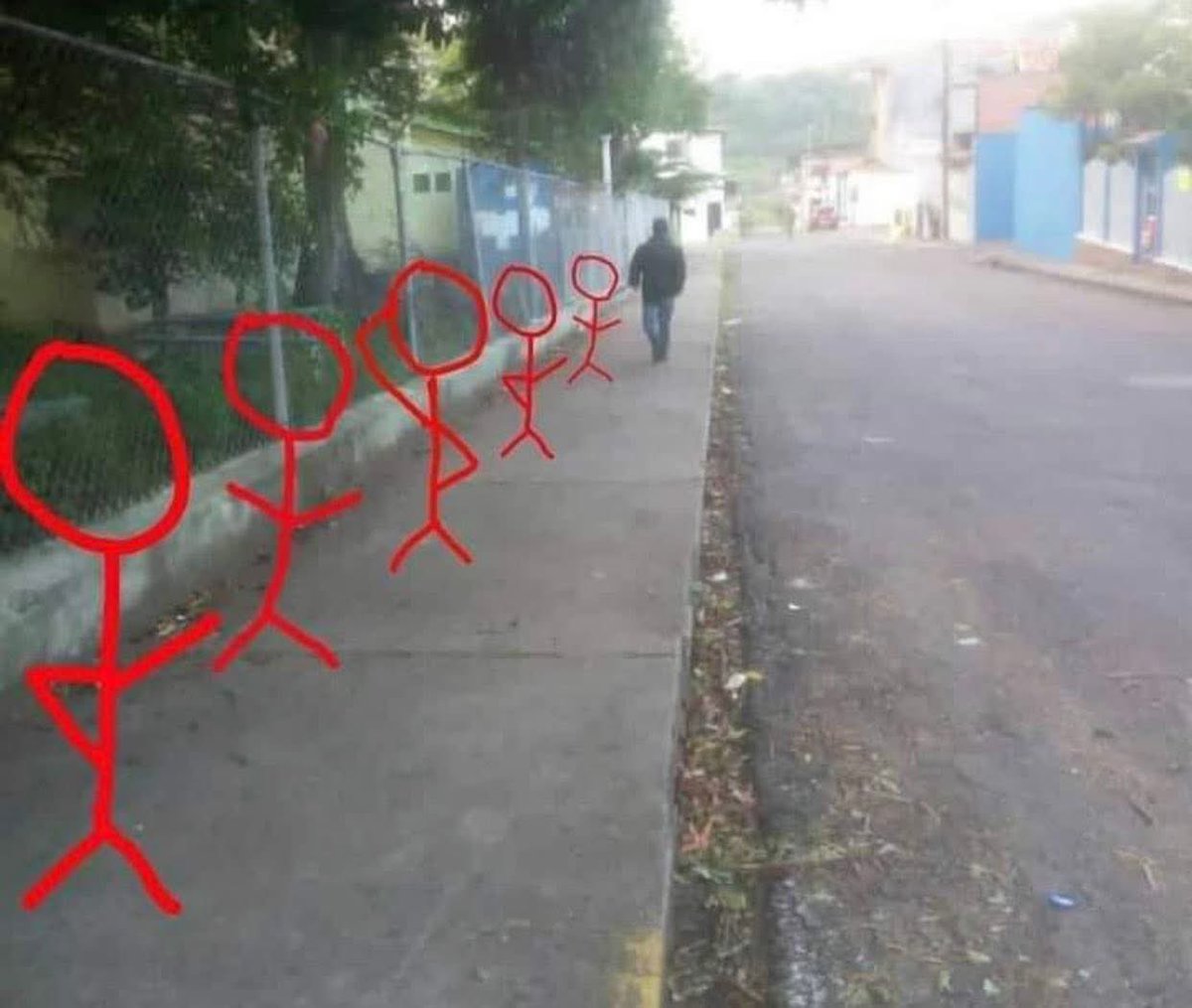 Javierito321's tweet image. Venezuela se expresó hoy en unas nuevas elecciones, impresionante mar de gente en las calles haciendo valer su derecho en democracia.

Fuente: Marbelis - Jefa de Calle