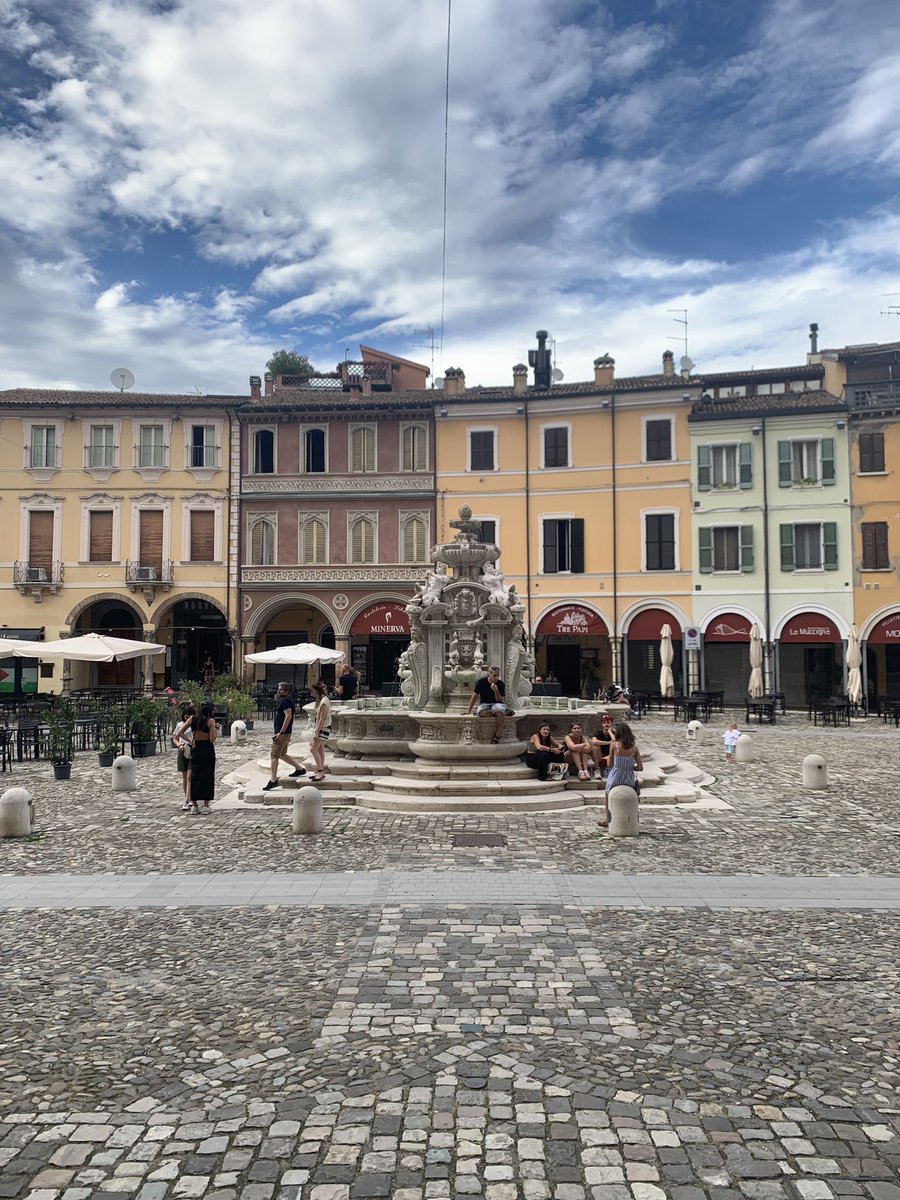 AvantiLaura's tweet image. #colPassareDelTempo il cuore cede il passo alla ragione. ♥️
(Cesena, piazza del popolo)