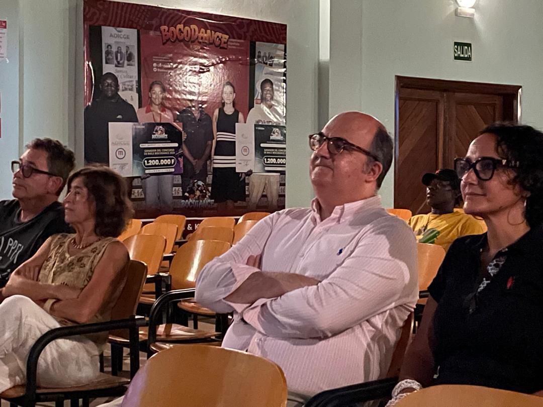 ccemalabo's tweet image. El Centro Cultural de España En Malabo proyecta en pantalla grande la final de la Eurocopa femenina 2025, Inglaterra vs España, disputado este domingo, 27 julio, en Bisilea (Suiza) y emitido en @La1_tve .
@EmbEspMalabo #EspañaEnGE @AECID_EspMalabo @AhoraEg @CooperacionESP