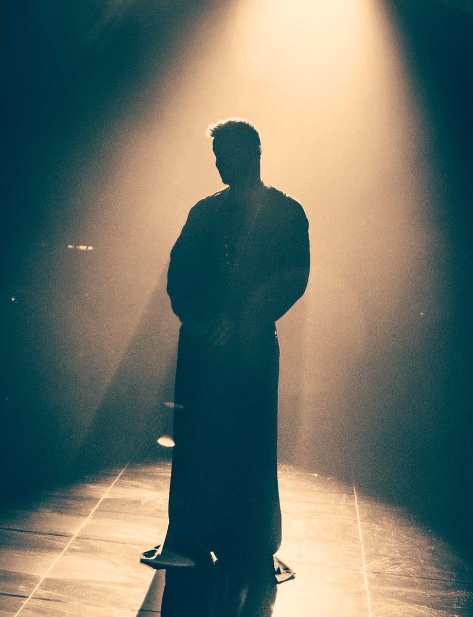 RMwebteam's tweet photo. Brilla él… y brillamos todos! ✨🥹❤️ #RickyMartin https://t.co/UPGey8oLj4