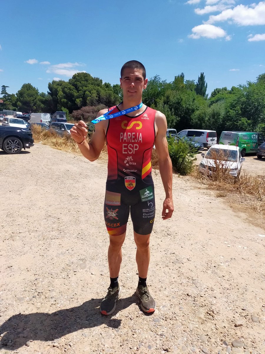 FUTER_ET's tweet image. El Soldado Alejandro Pareja Villar, del Regimiento de Infantería “Asturias” Nº 31 de la #BrigadaGuadarramaXII, ha logrado la 1ª posición en la general AG del Campeonato de España de Triatlón Cros celebrado en Calahorra (La Rioja).
#BrigadaGuadarramaXII
#RI31
#SomostuEjército