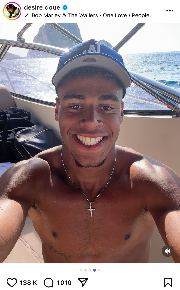 ActuFoot_'s tweet image. Désiré Doué 🇫🇷 profite de vacances bien méritées. 😎☀️

📲 IG