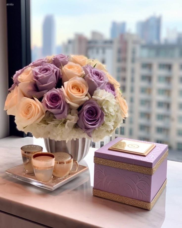 ملامحنا تتحدث نيابة عن
كُل التعب الذي في داخلنا... 🍂

   #مسگ