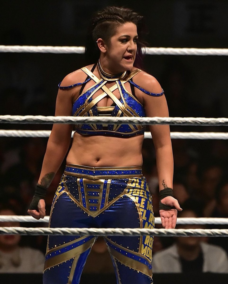 Bayleyscupcakes's tweet image. Bayley one year ago today in Tokyo, I love this gear so much. 💙💛