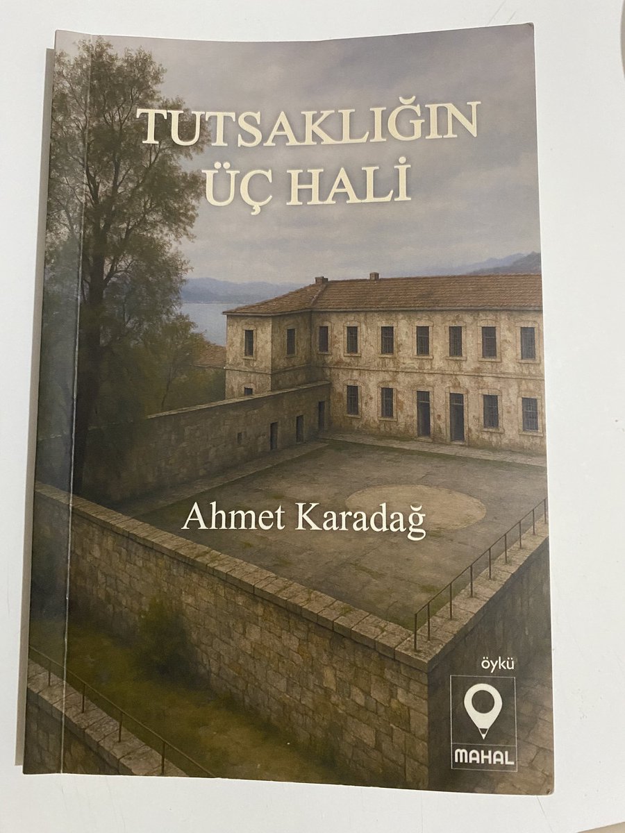joyfirth's tweet image. Ne demişti Benjamin Franklin? &quot;Ya yazmaya değer bir şey yap ya da okunmaya değer bir şey yaz.&quot; 
Duru bir dil, etkileyici bir anlatım, özgün karakterler, gülümseten detaylar, ağlatan sonlar... İyi öykü okumak isteyenlere tavsiye ederim...@ahmetkaradag_06