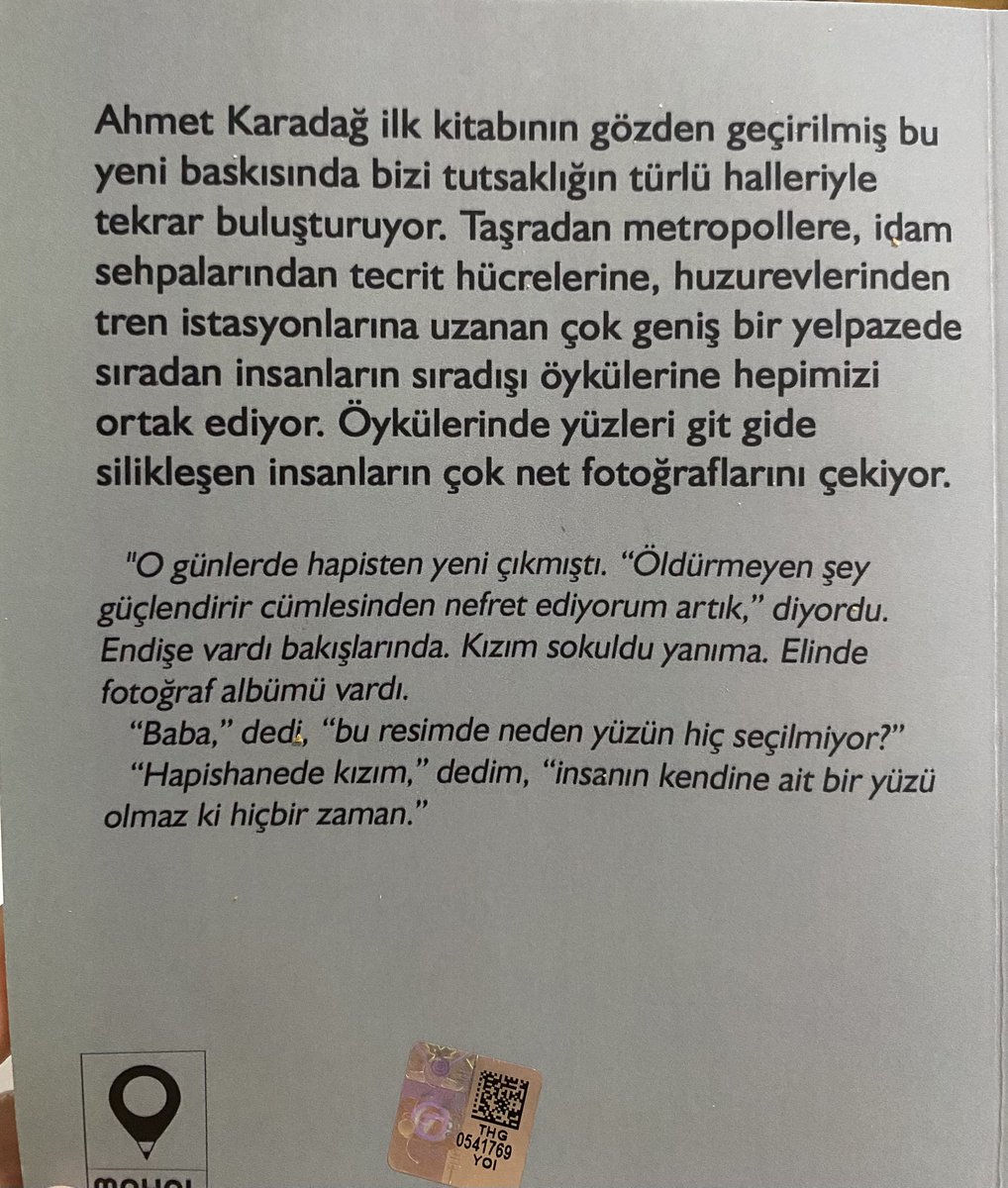 joyfirth's tweet image. Ne demişti Benjamin Franklin? &quot;Ya yazmaya değer bir şey yap ya da okunmaya değer bir şey yaz.&quot; 
Duru bir dil, etkileyici bir anlatım, özgün karakterler, gülümseten detaylar, ağlatan sonlar... İyi öykü okumak isteyenlere tavsiye ederim...@ahmetkaradag_06
