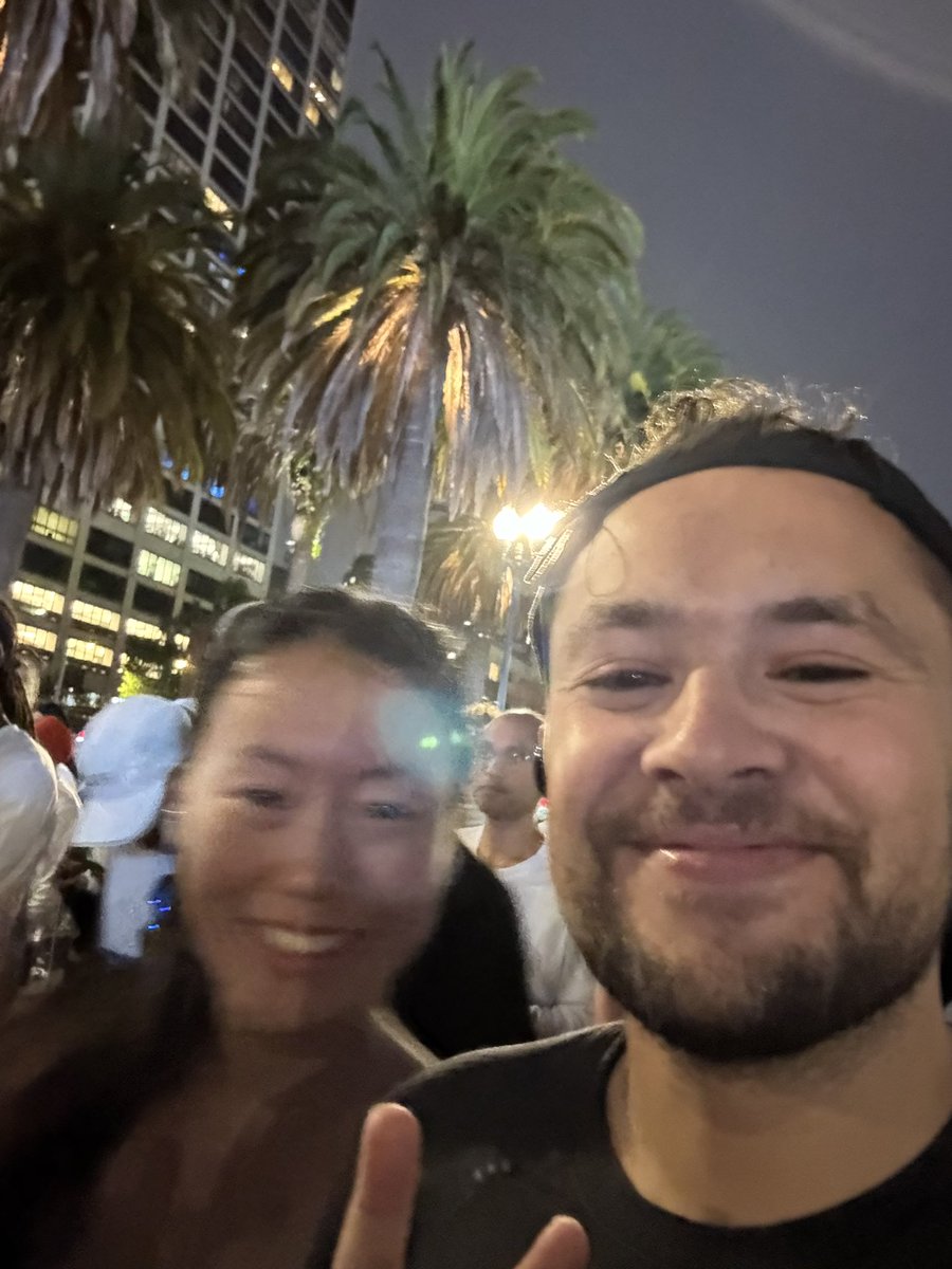 ivory_tang's tweet image. We take “commit to the bit” quite seriously 

(Before and after of sf marathon)