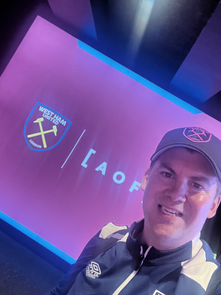 RobPritchard78's tweet image. 📍 @pelesoccershop Times Square 🇧🇷🇺🇸⚽️⚒️
#westham #artoffootball #pele
