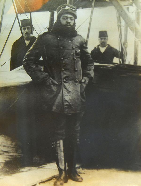 stfumohh's tweet image. World&apos;s First Black Pilot in 1916, Ottoman Pilot Ahmet Ali Effendi