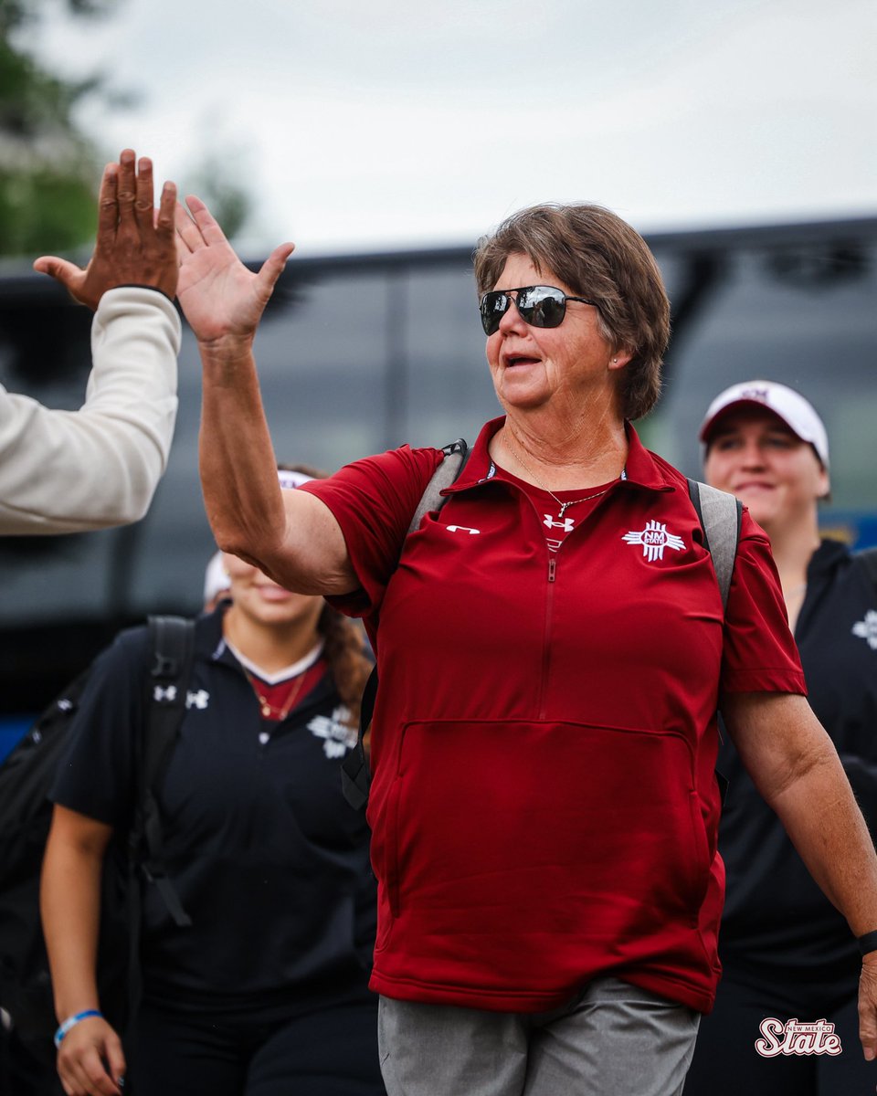 NMStateSoftball's tweet image. Wishing our fearless leader a happy birthday! ๐๐
Have a great day, Coach Ro! ๐ซถ
#AggieUp