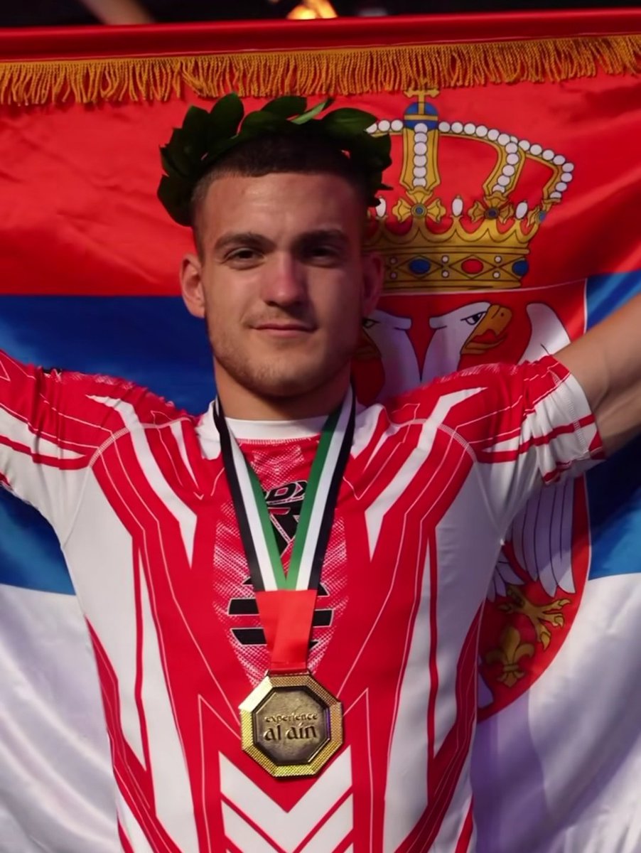 🇷🇸 Nemanja Blagojević uzima svetsko zlato po drugi put!
Tri borbe i tri gušenja!
Bravo Nemanja, jedva čekam prelazak u seniore pa naravno prelazak među profesionalce!
#DomaćiMMA