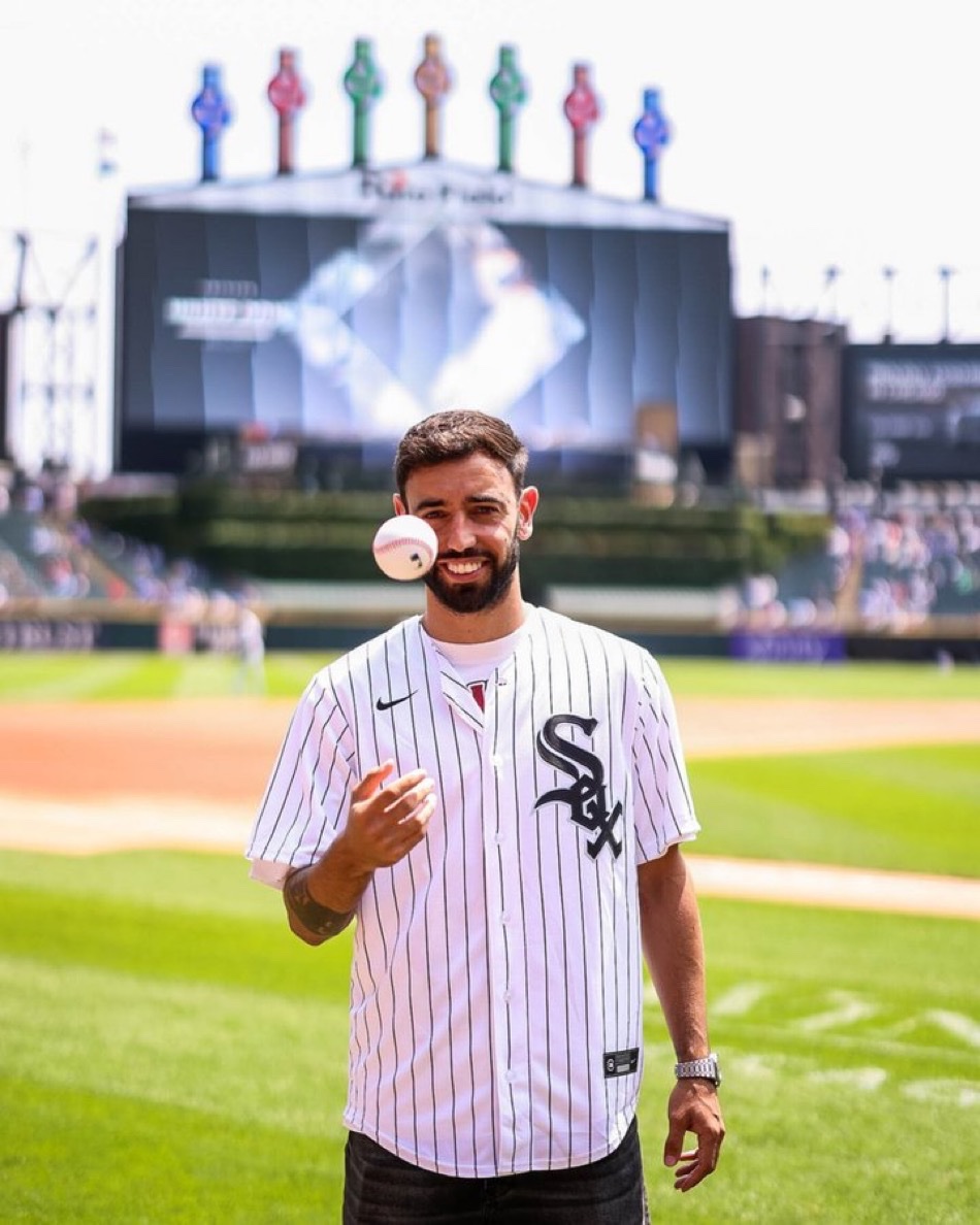 SimplyUtd's tweet image. 📸 Bruno Fernandes x Chicago White Sox ⚾️