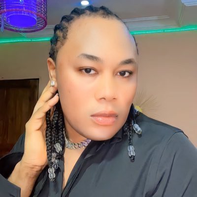 EliOnVenus__'s tweet image. Face reveal! so what Lady Gaga song am I?
