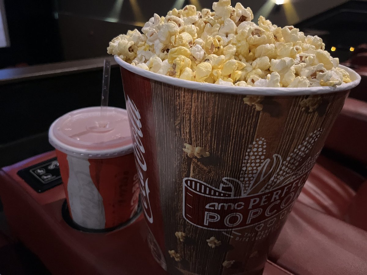 CallMeChristii's tweet image. PACKED theatre today for #FantasticFour #AtAMC LFG 🍿🎥